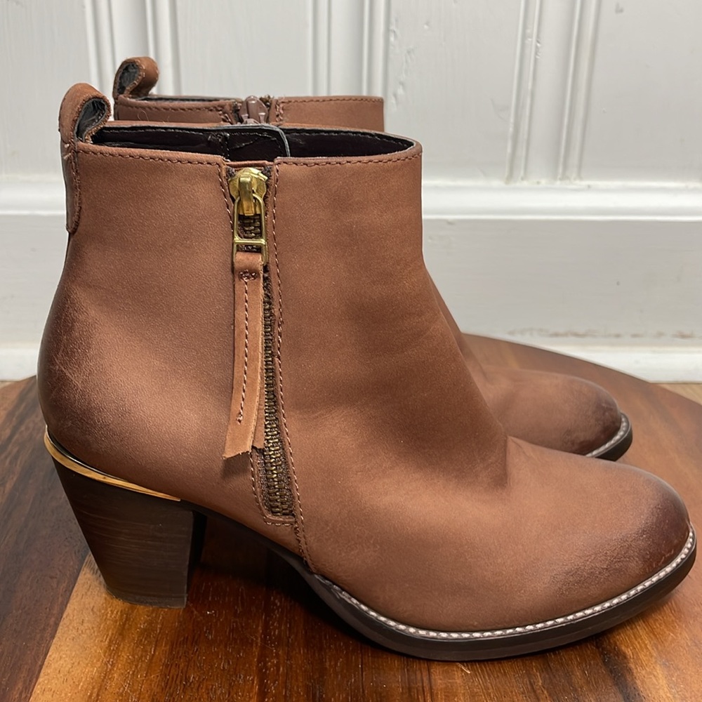 Steve Madden Cognac Wantagh Leather Ankle Booties